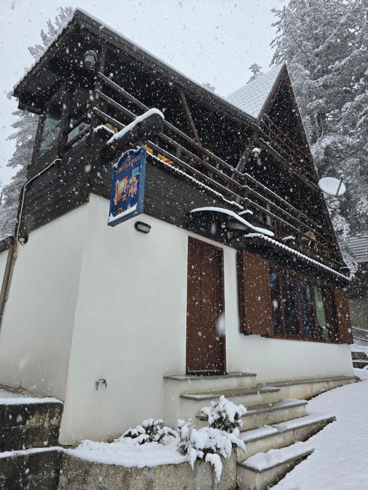 Chalet Natura La Taverna Dei 3 Porcellini Cavaliere  Exterior photo